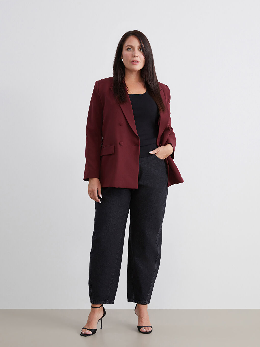 Siyah Büyük Beden Mom Fit Kadın Jean Pantolon