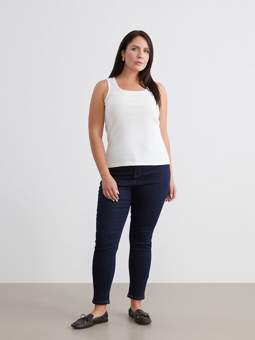 Beyaz Büyük Beden U Yaka Kadın Atlet-1