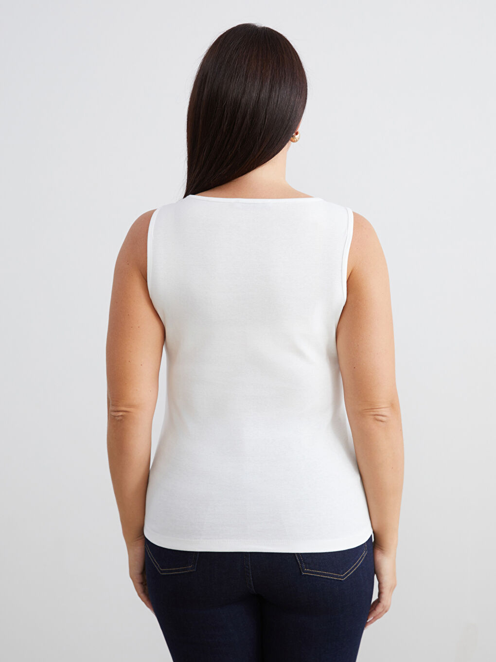 Beyaz Büyük Beden U Yaka Kadın Atlet-3