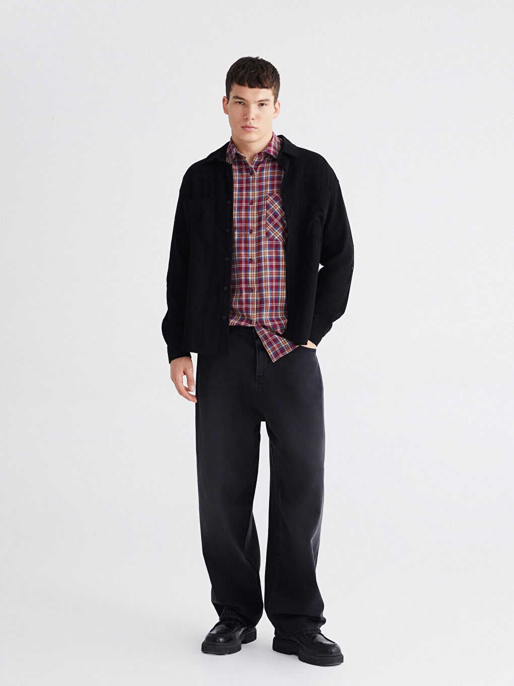 Siyah Regular Fit Uzun Kollu Kadife Erkek Gömlek-1