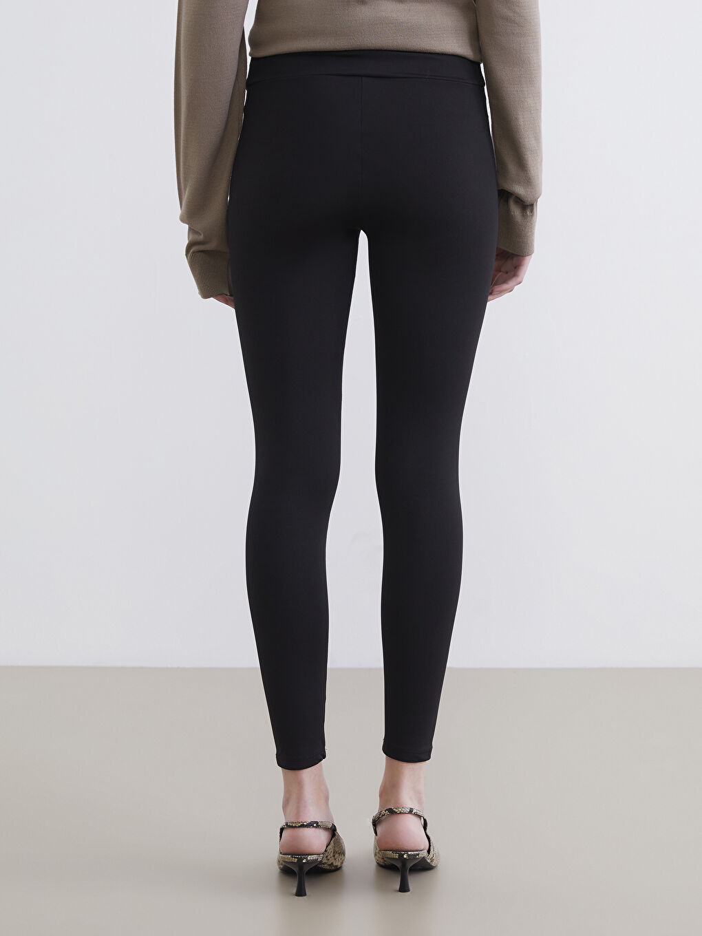 Siyah Yüksek Bel Kadın Tayt-3