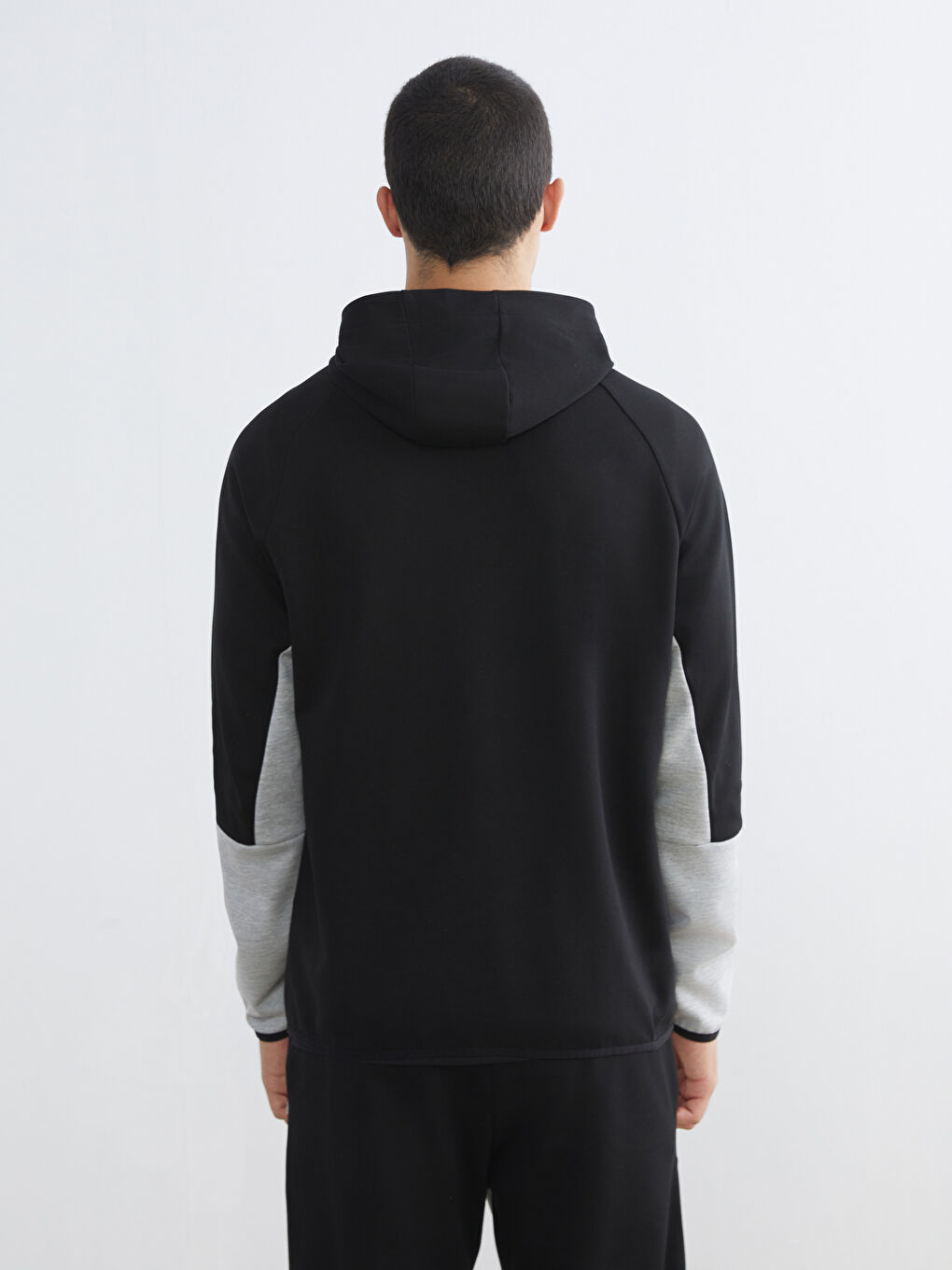 Siyah Kapüşonlu Uzun Kollu Erkek Fermuarlı Sweatshirt-3