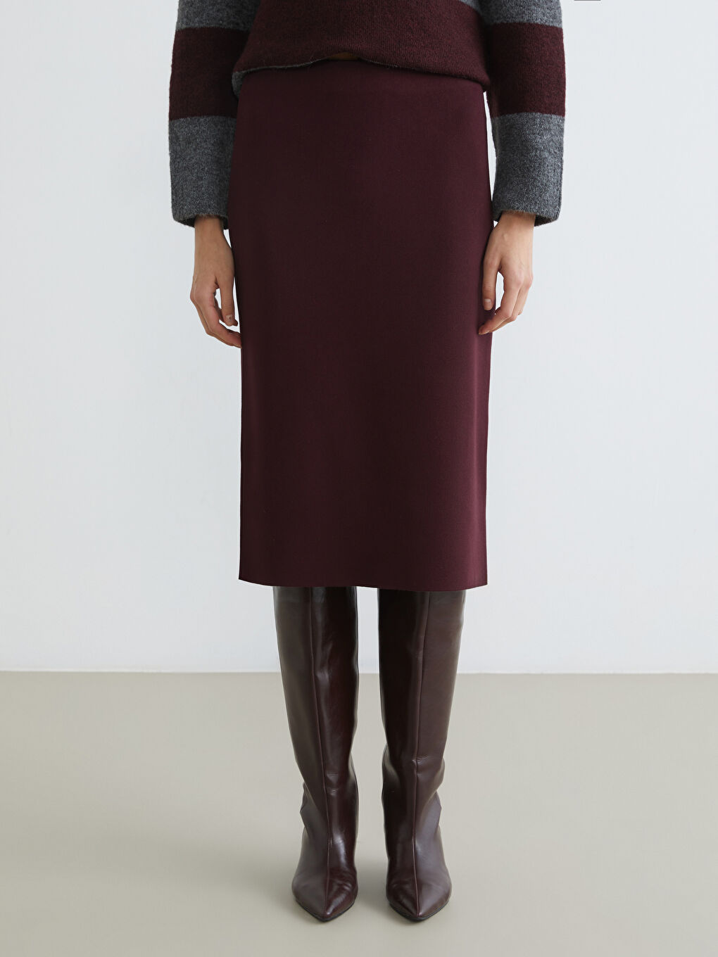 Mürdüm Beli Lastikli Yırtmaçlı Triko Etek-1