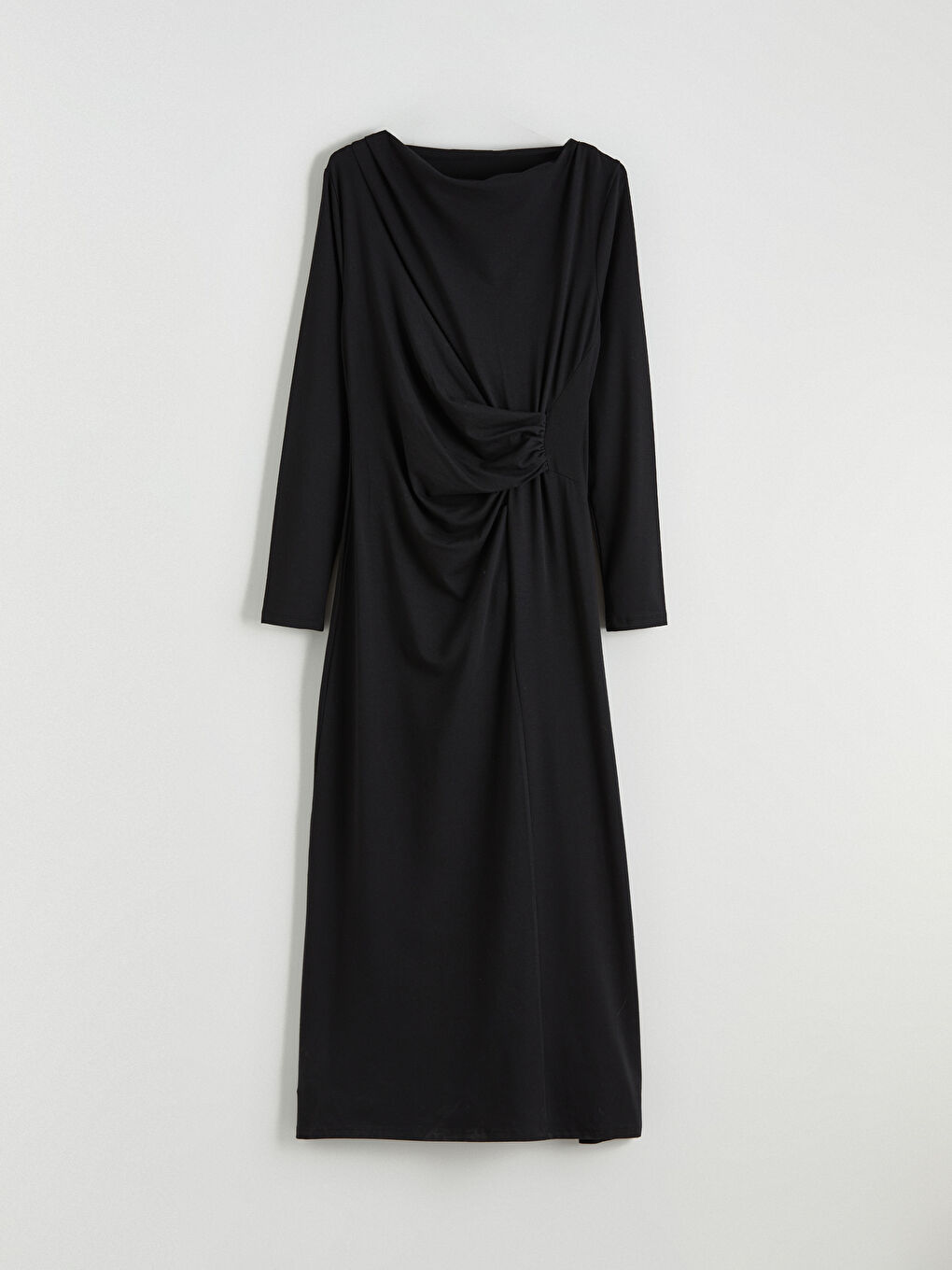 Siyah Kayık Yaka Büzgülü Elbise-5