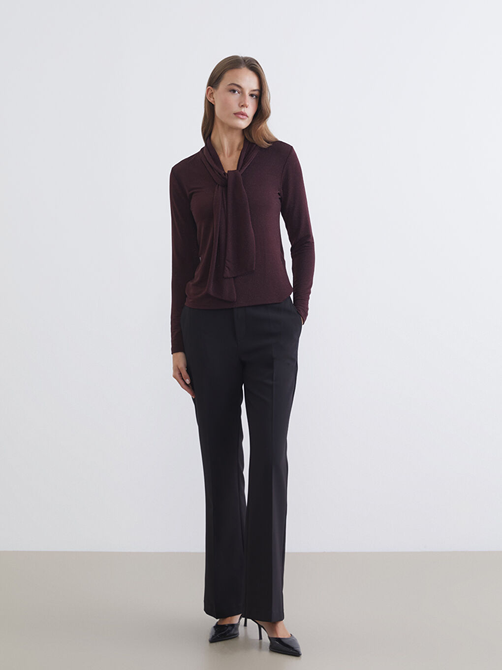 Mürdüm Şal Yaka Parlak Görünümlü Bluz-1