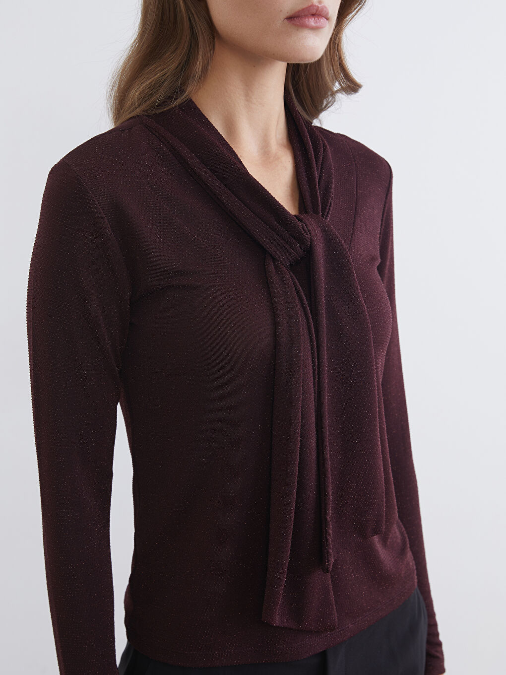 Mürdüm Şal Yaka Parlak Görünümlü Bluz-2