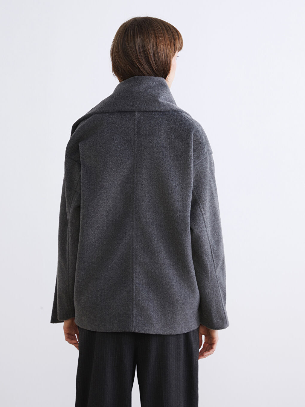 Antrasit Atkılı Bisiklet Yaka Kadın Kaşe Ceket-4