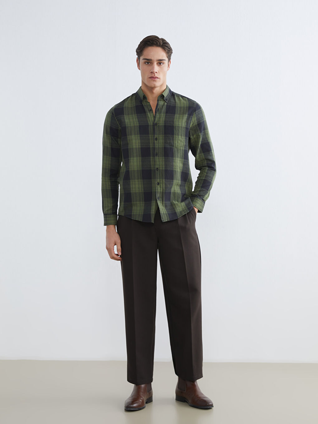 Siyah Regular Fit Ekose Poplin Erkek Gömlek-1