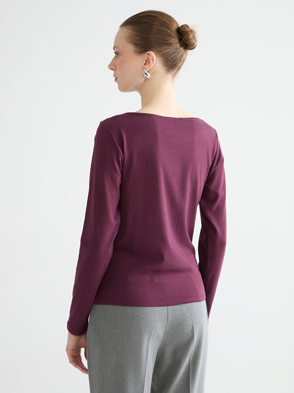 Mürdüm Bisiklet Yaka Çiçek Aplikeli Kadın Tişört-3