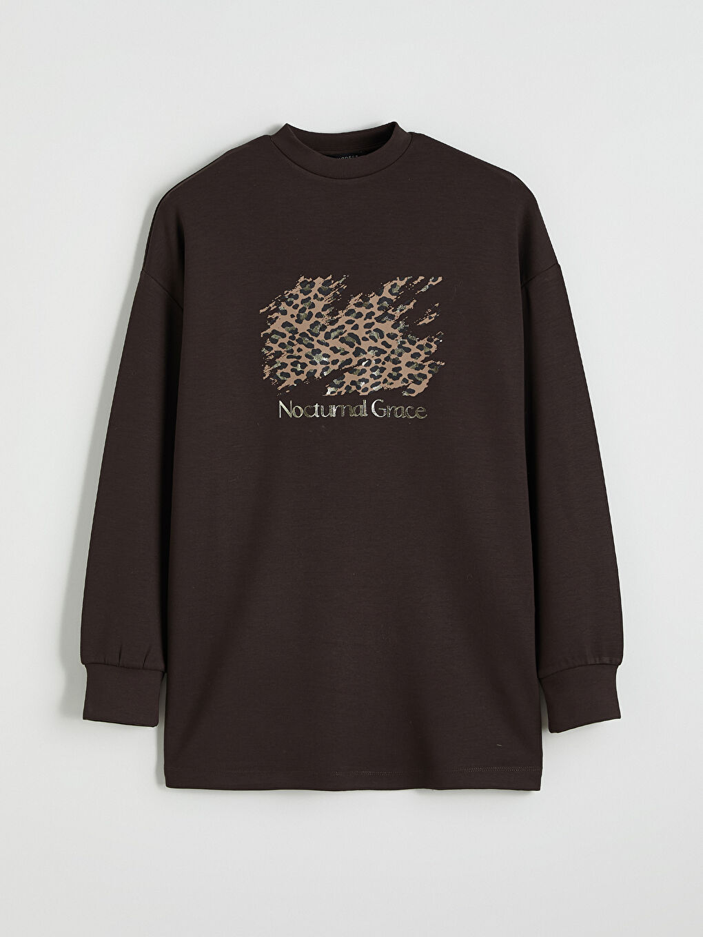 მრგვალი საყელო ოვერსაიზ ქალებისთვის სპორტული ტუნიკა-4