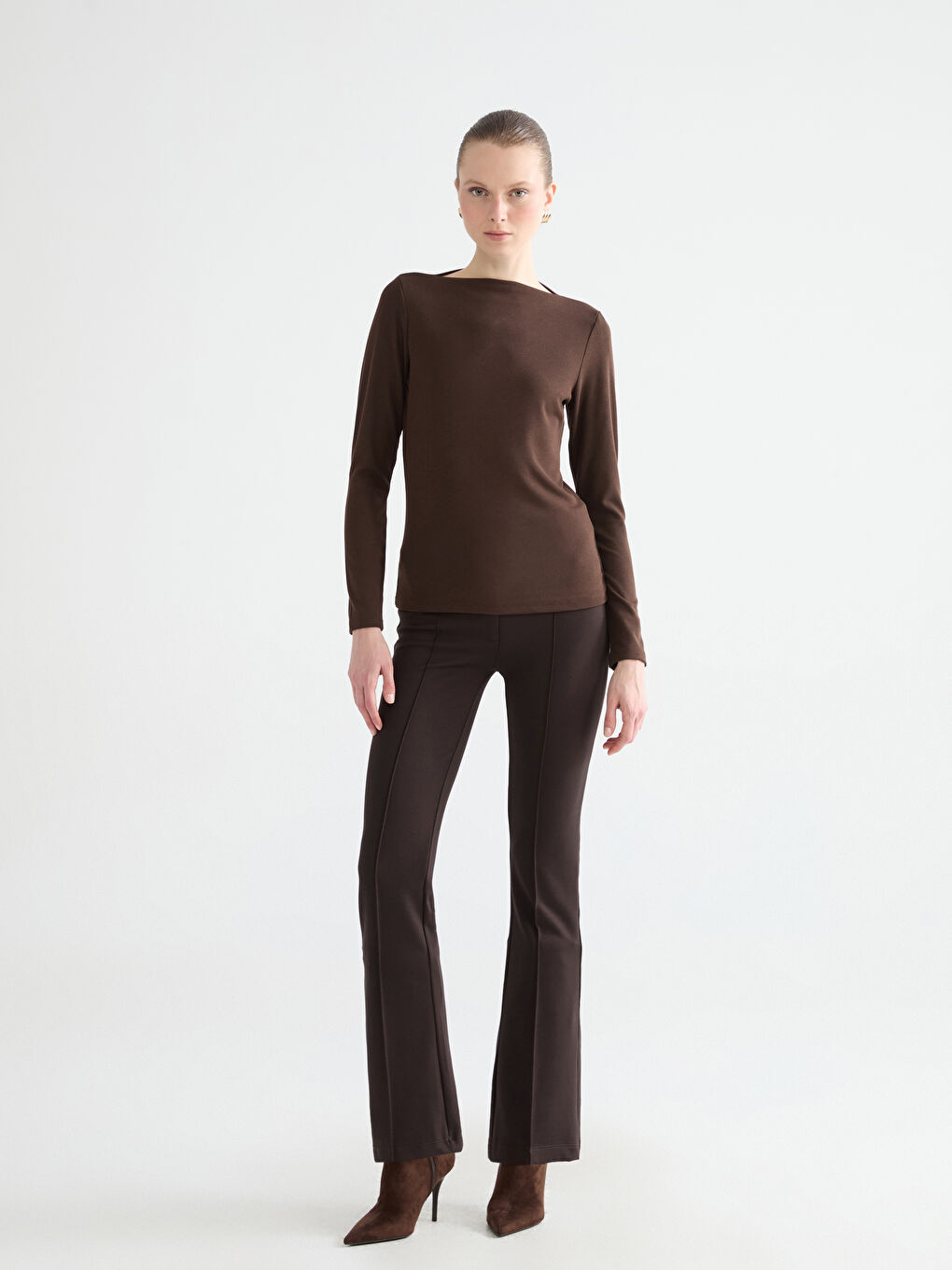 Kahverengi Kayık Yaka Fitilli Bluz-1