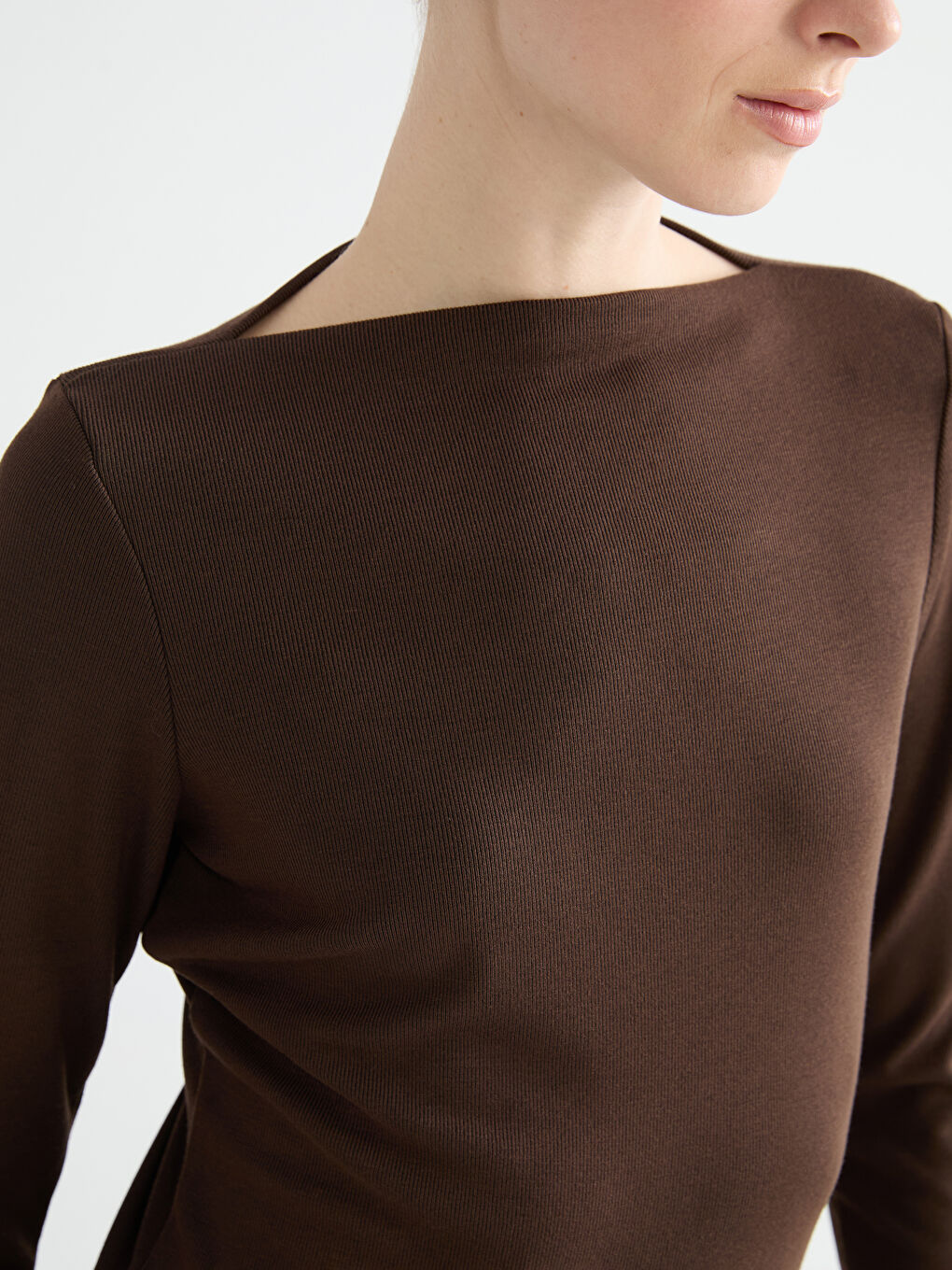 Kahverengi Kayık Yaka Fitilli Bluz-2