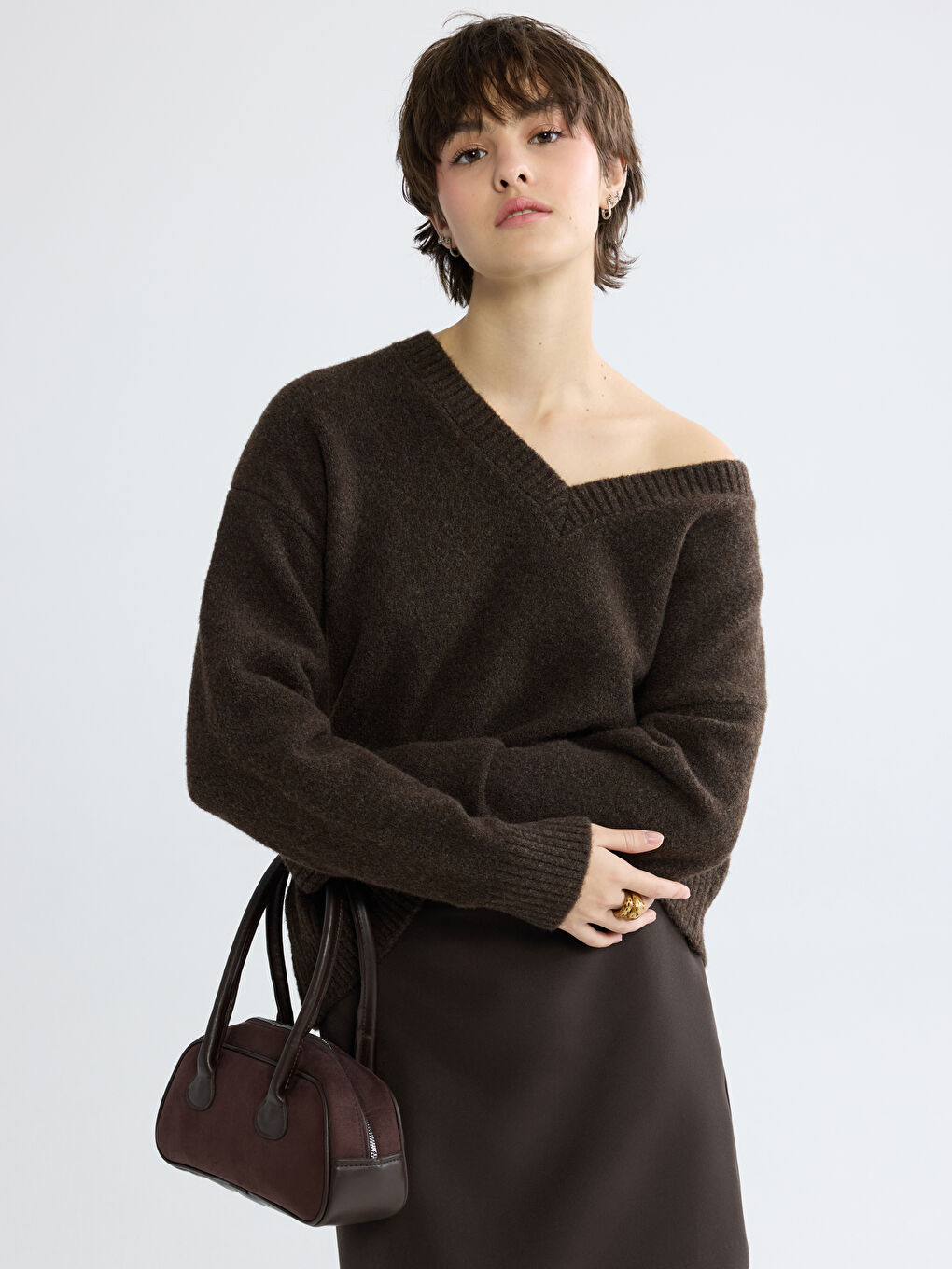 Kahverengi V Yaka Oversize Kadın Triko Kazak