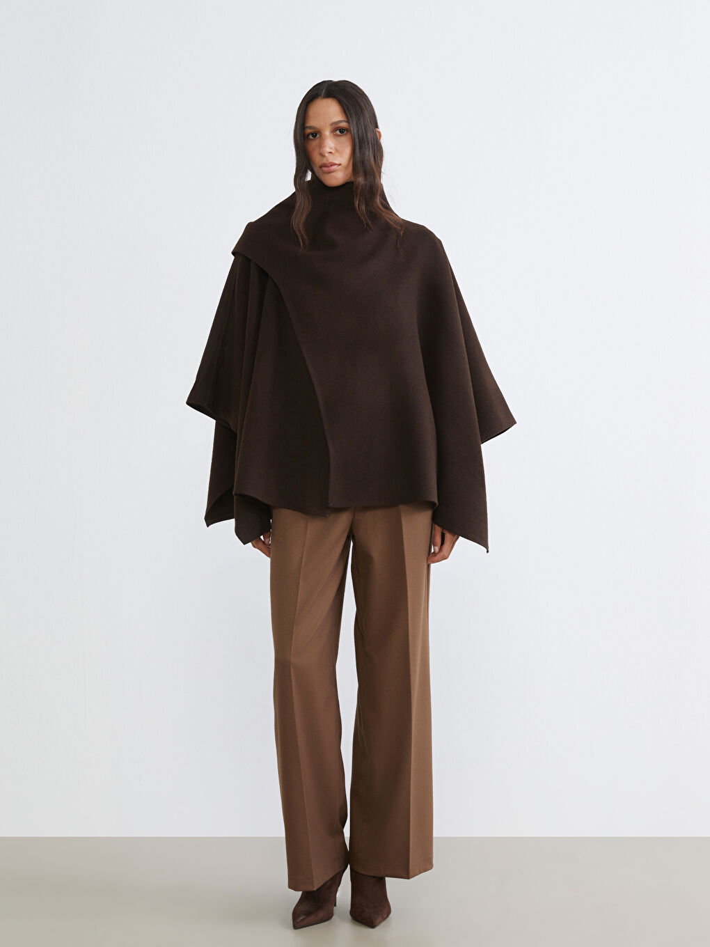 Kahverengi Dik Yaka Kadın Kaşe Panço-1