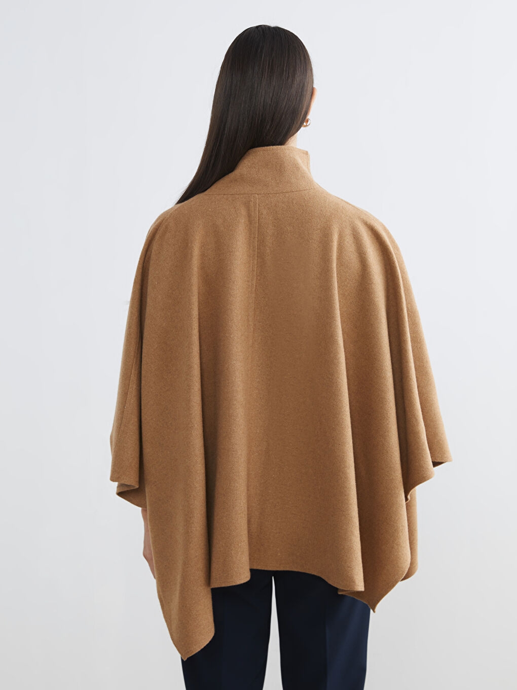 Bej Dik Yaka Kadın Kaşe Panço-3