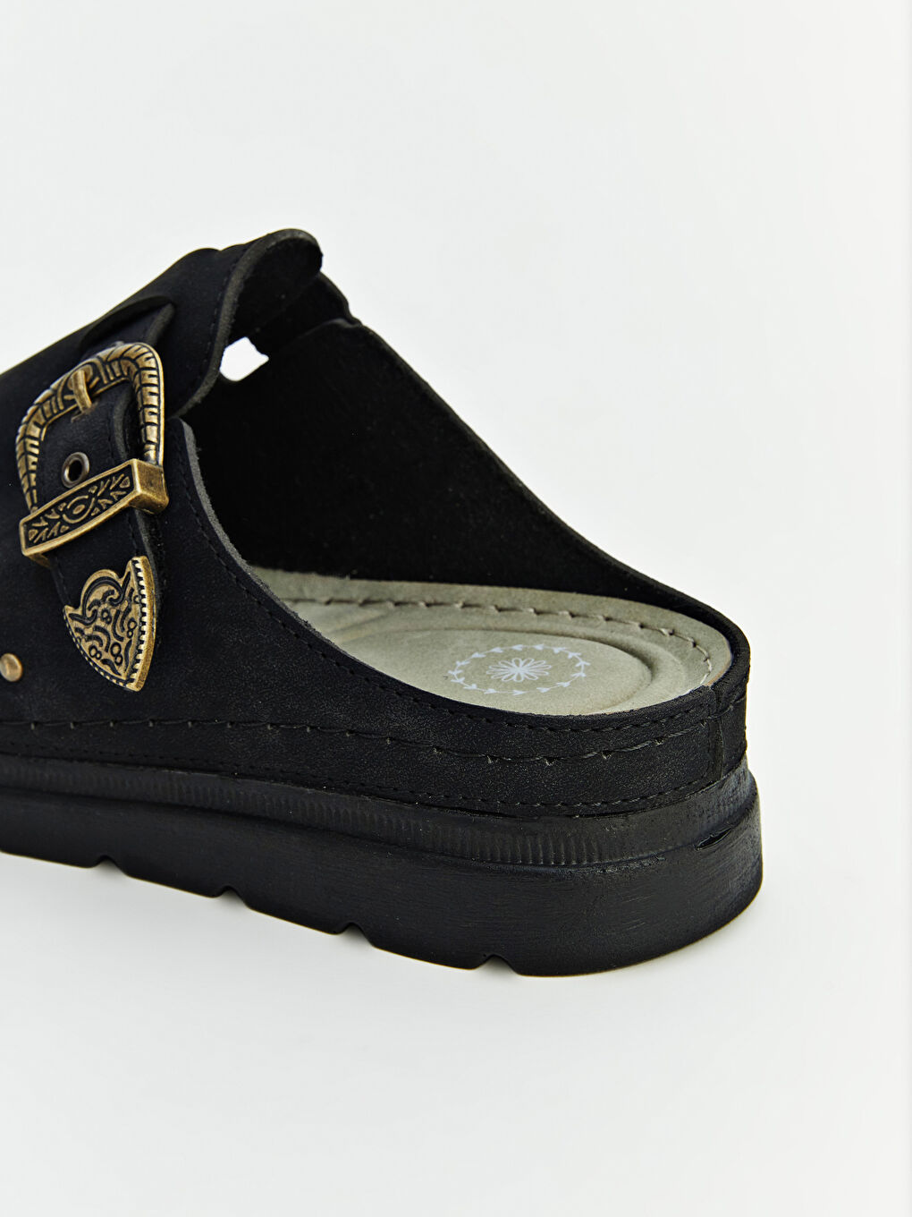 نەعلی ناوماڵ ڕه‌ش ژن-3