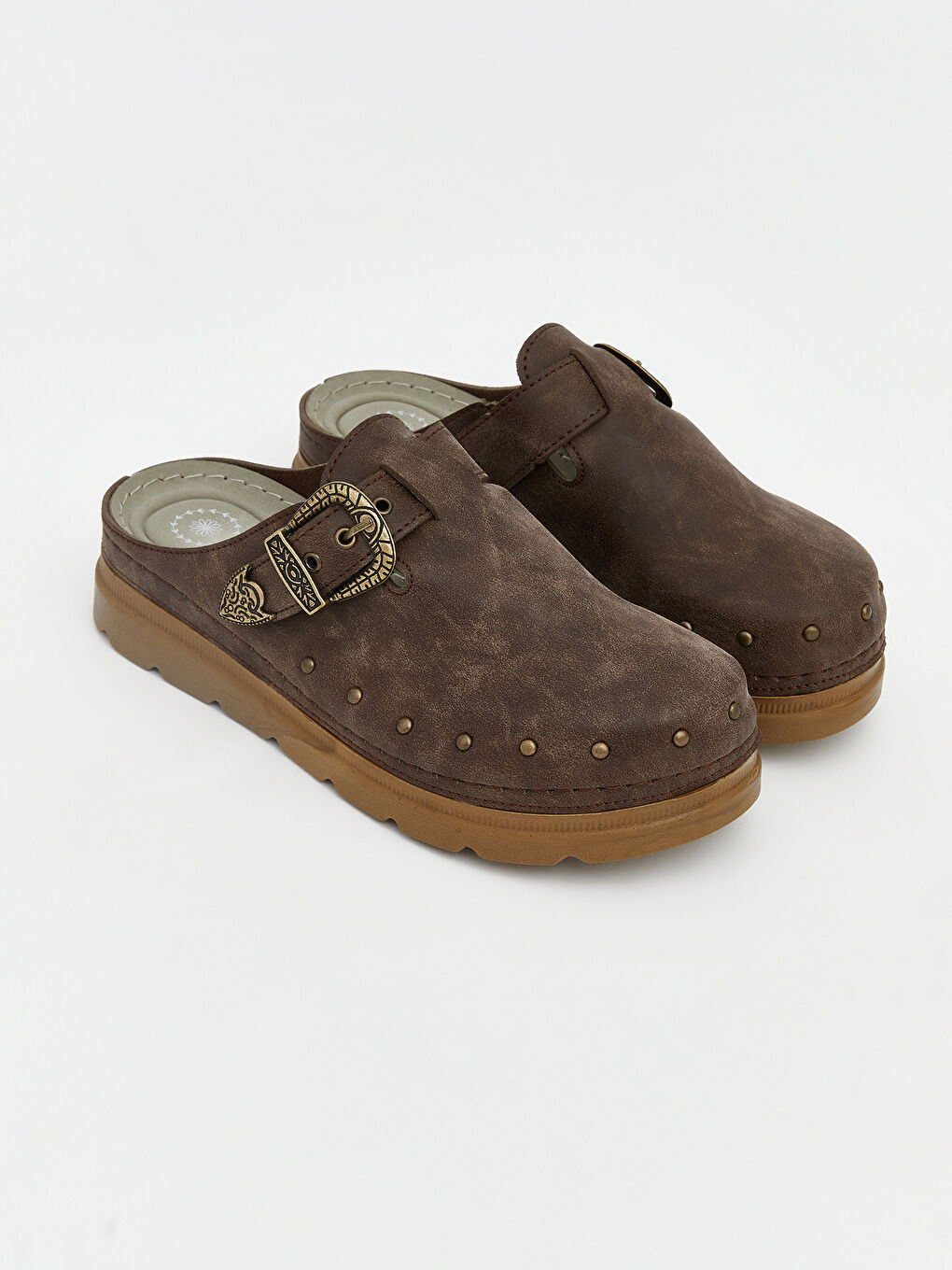 شبشب منزلي بني امرأة