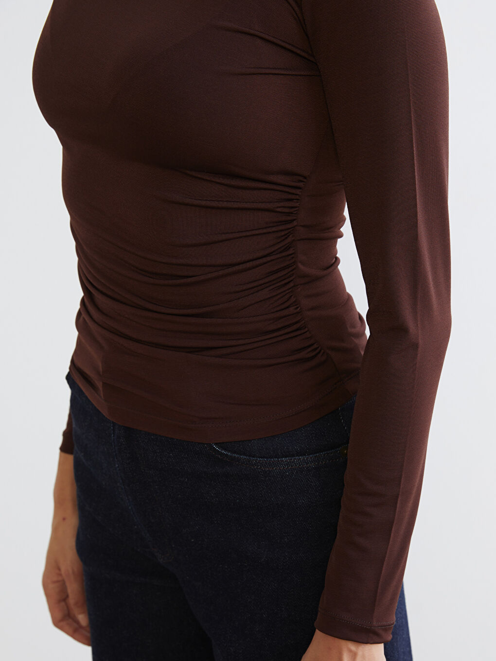 Kahverengi Kayık Yaka Büzgülü Kadın Body-2