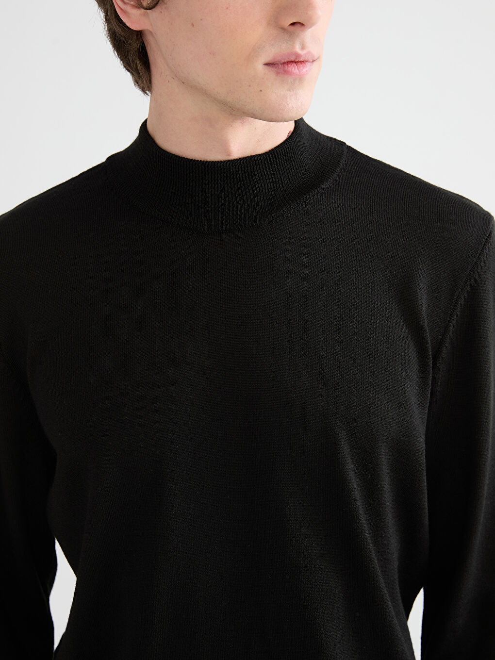 Siyah Yarım Balıkçı Yaka Erkek Triko Kazak-2