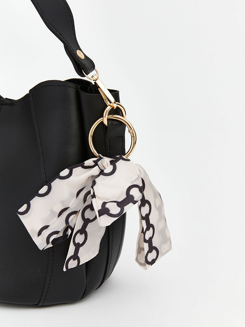 Siyah Deri Görünümlü Kadın Omuz Çantası-2