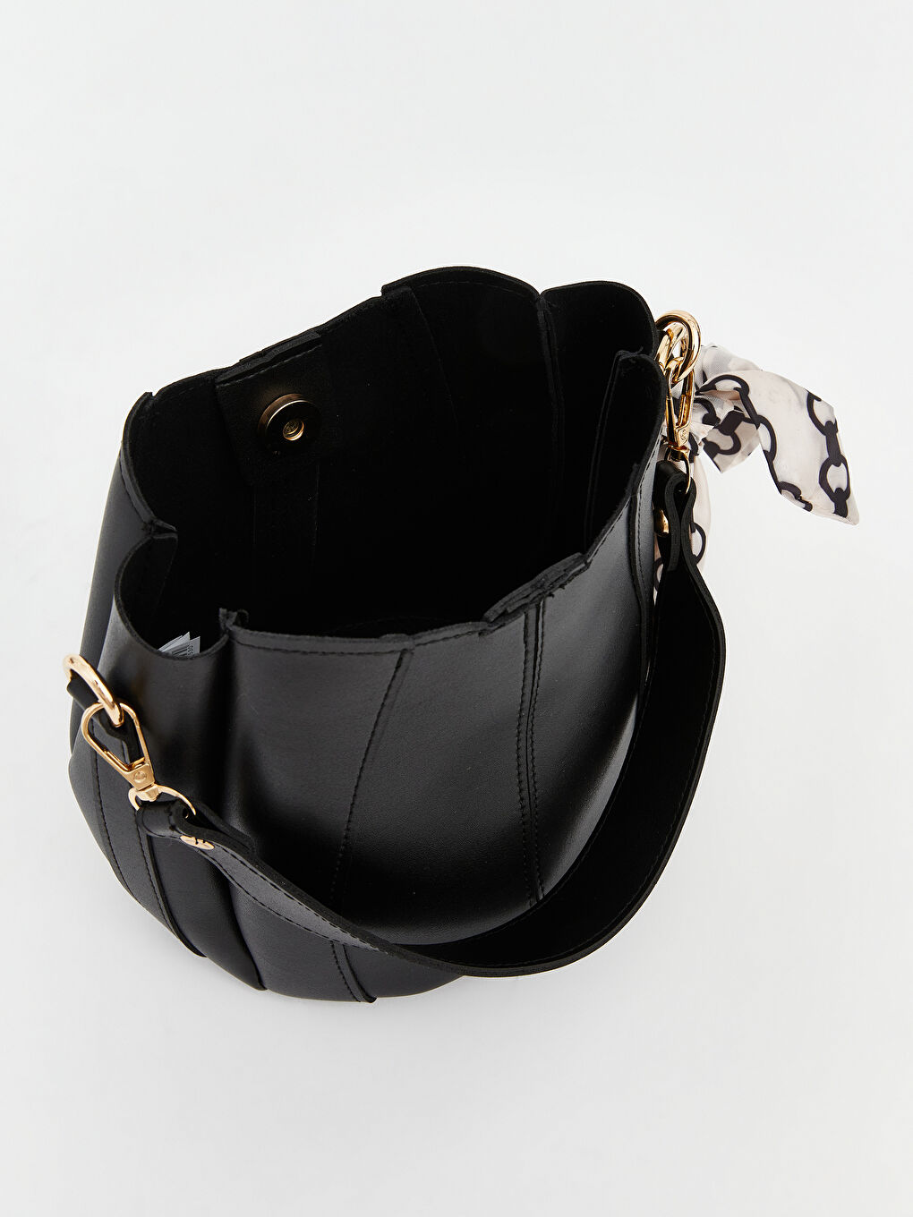 Siyah Deri Görünümlü Kadın Omuz Çantası-3