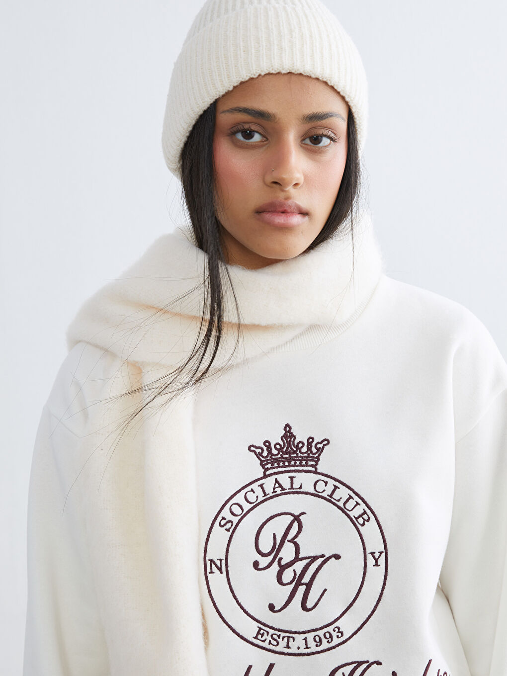 Ekru New York Nakışlı Oversize Kadın Kalın Sweatshirt