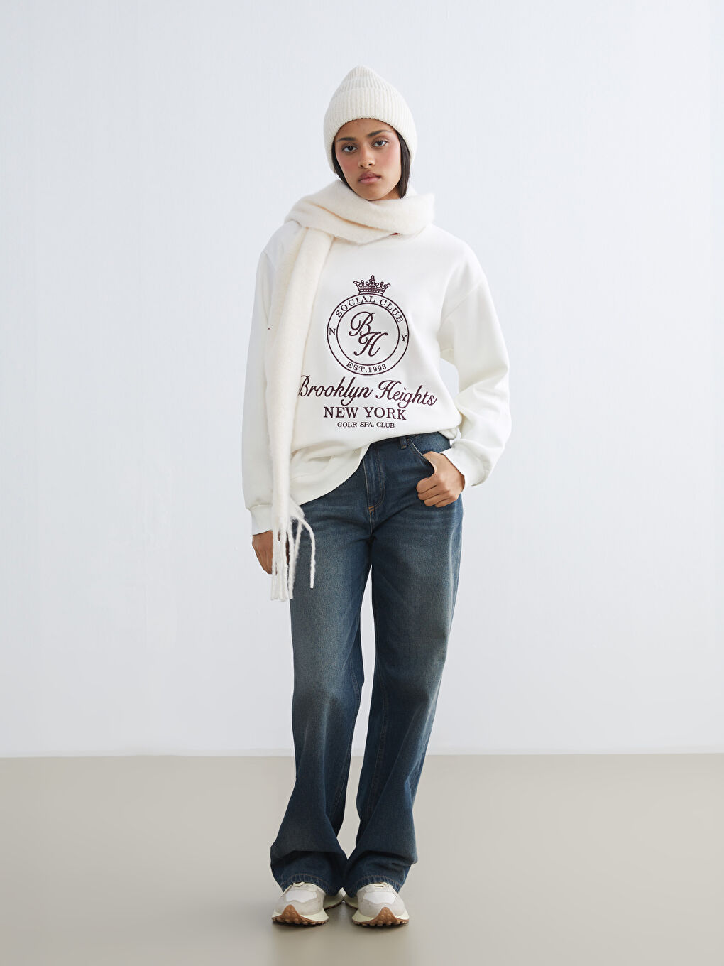 Ekru New York Nakışlı Oversize Kadın Kalın Sweatshirt-1