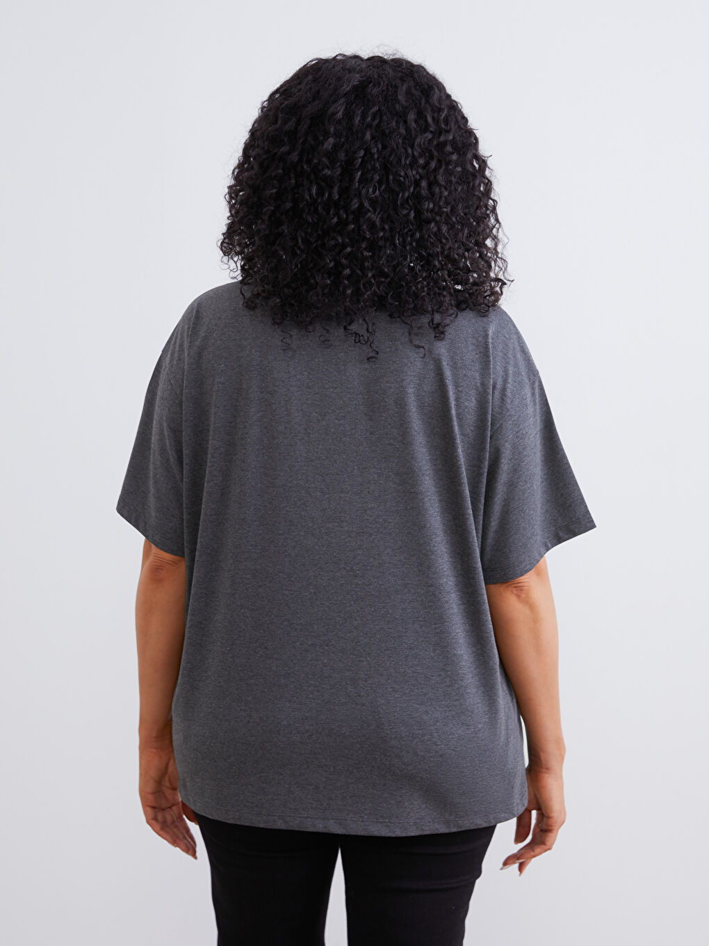Antrasit Büyük Beden Bisiklet Yaka Oversize Kadın Tişört-3