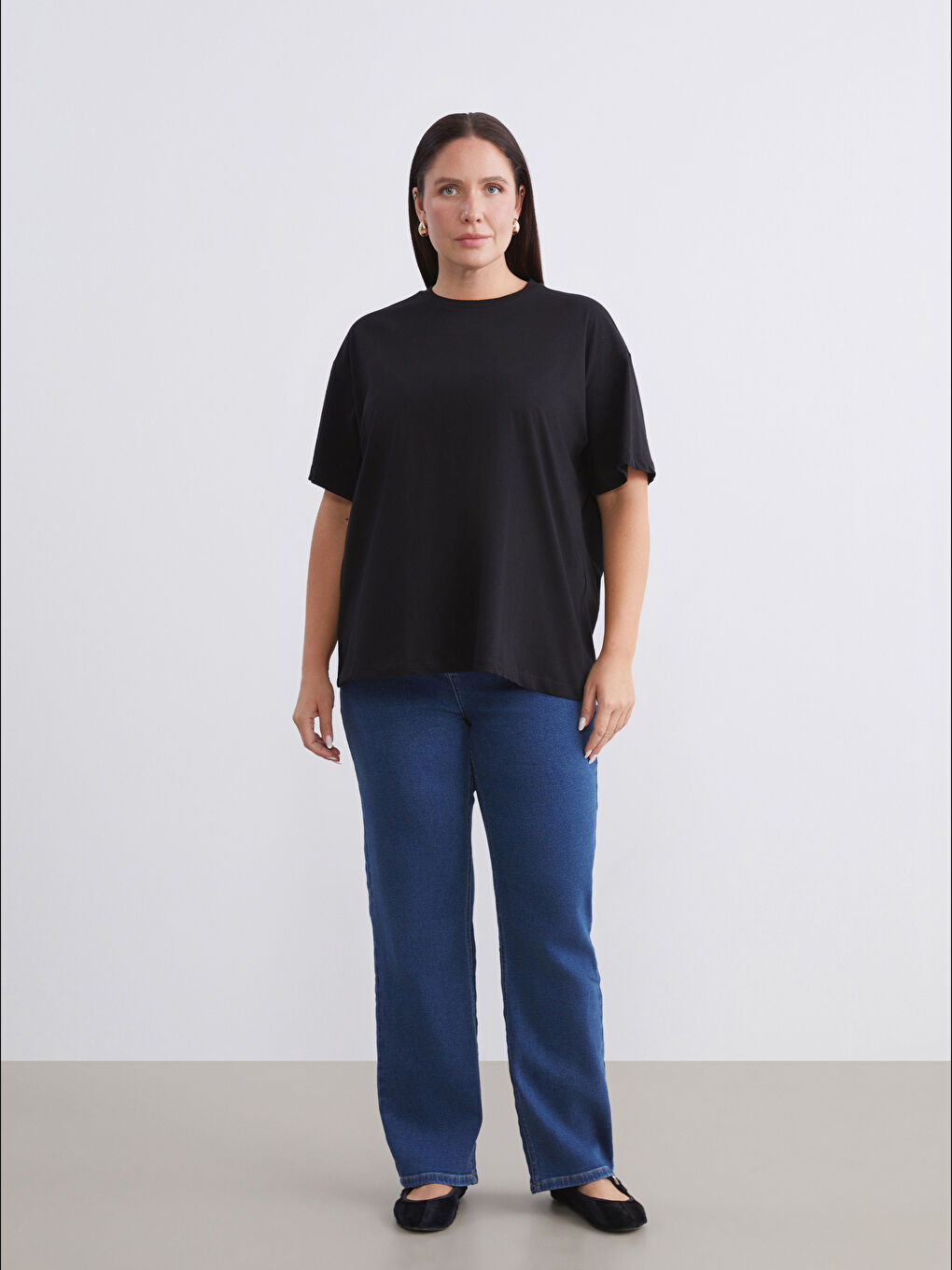 Siyah Büyük Beden Bisiklet Yaka Oversize Kadın Tişört-1