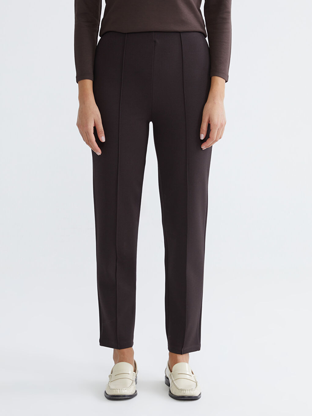 Kahverengi Dar Fit Kadın Pileli Pantolon-1