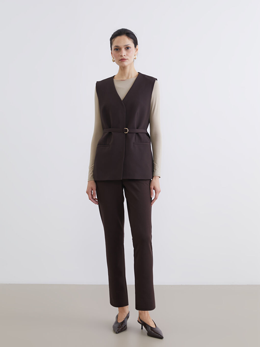 Kahverengi V Yaka Kemerli Kadın Klasik Yelek-1