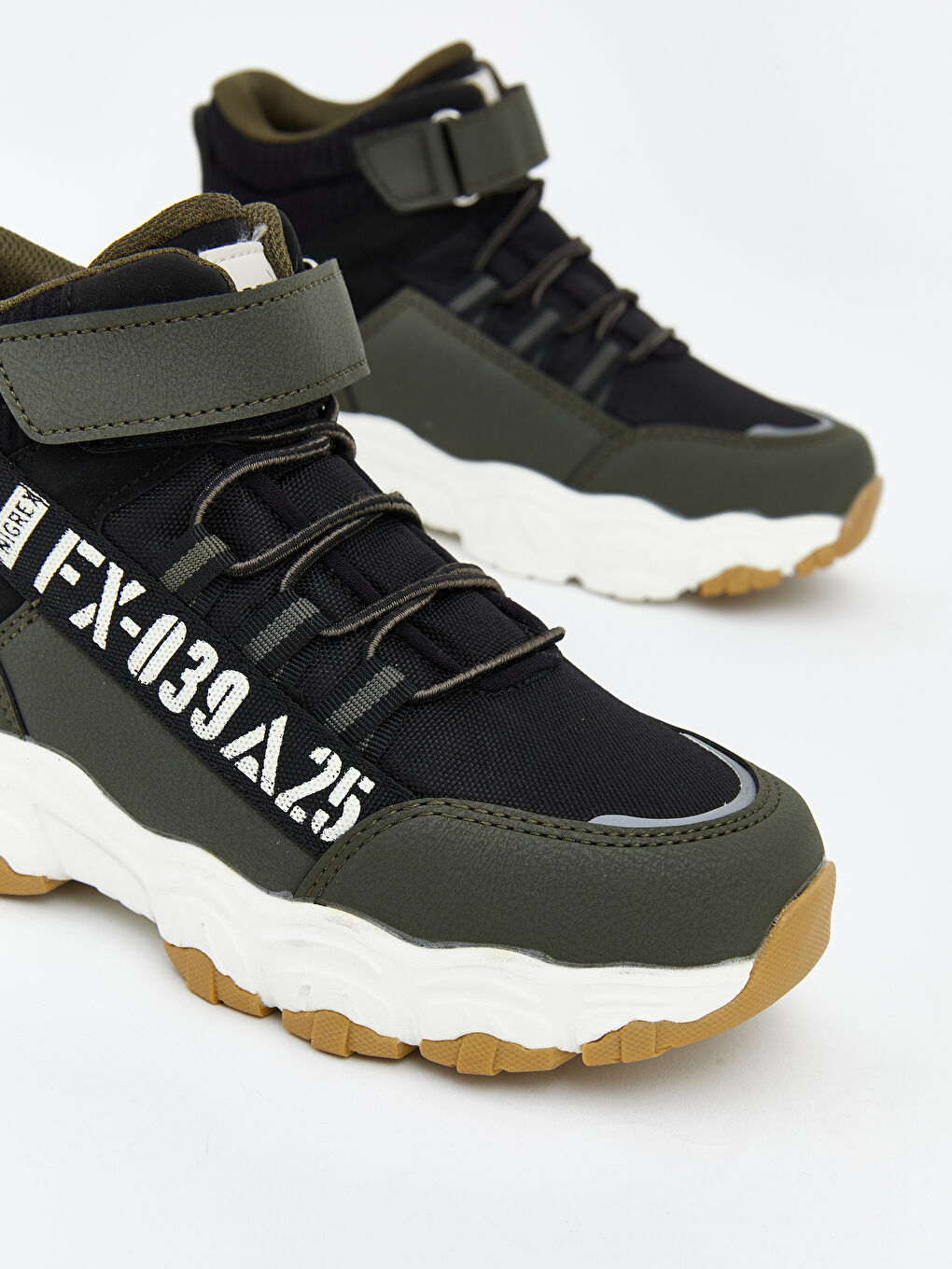 Haki Bağcık ve Cırt Cırtlı Erkek Bebek Bot-2