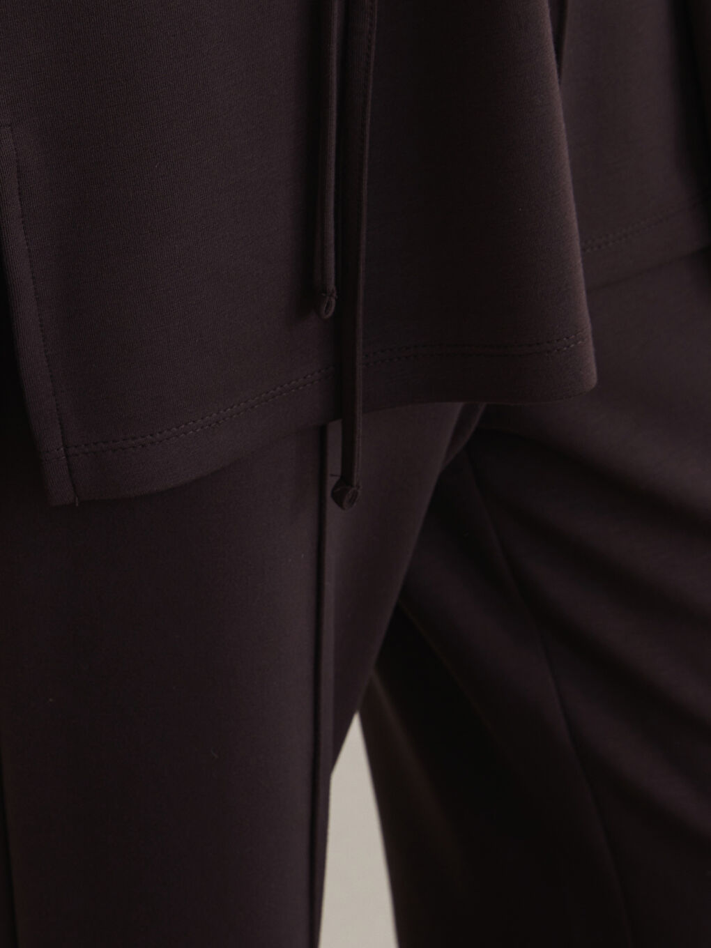 Belted Sweatshirt Tunic with a Crew Neck-2