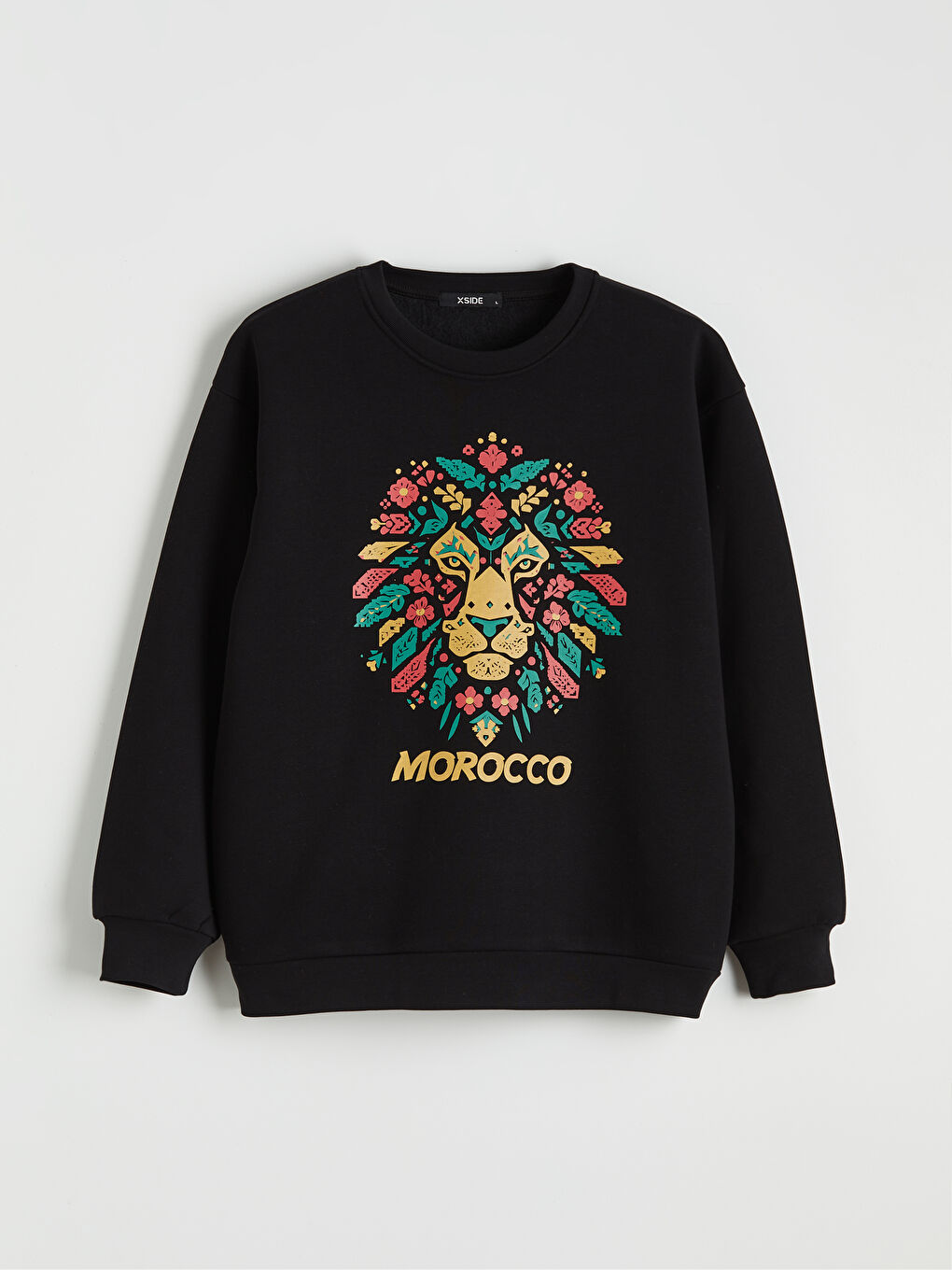 قميص رياضي اسود نساء