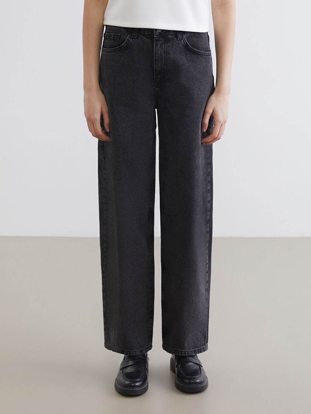 Джинсы Женские Barrel Fit-1