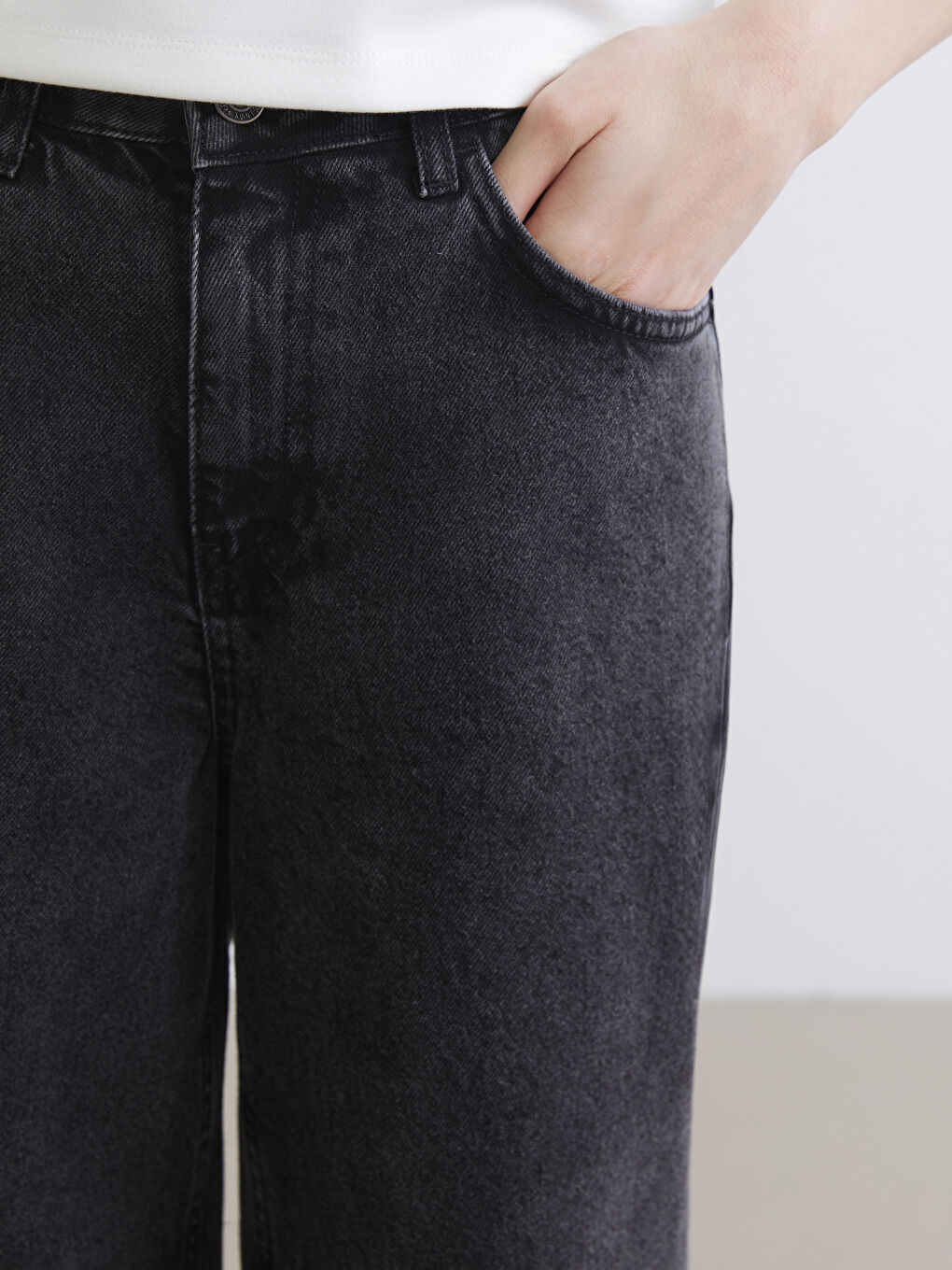 Джинсы Женские Barrel Fit-2