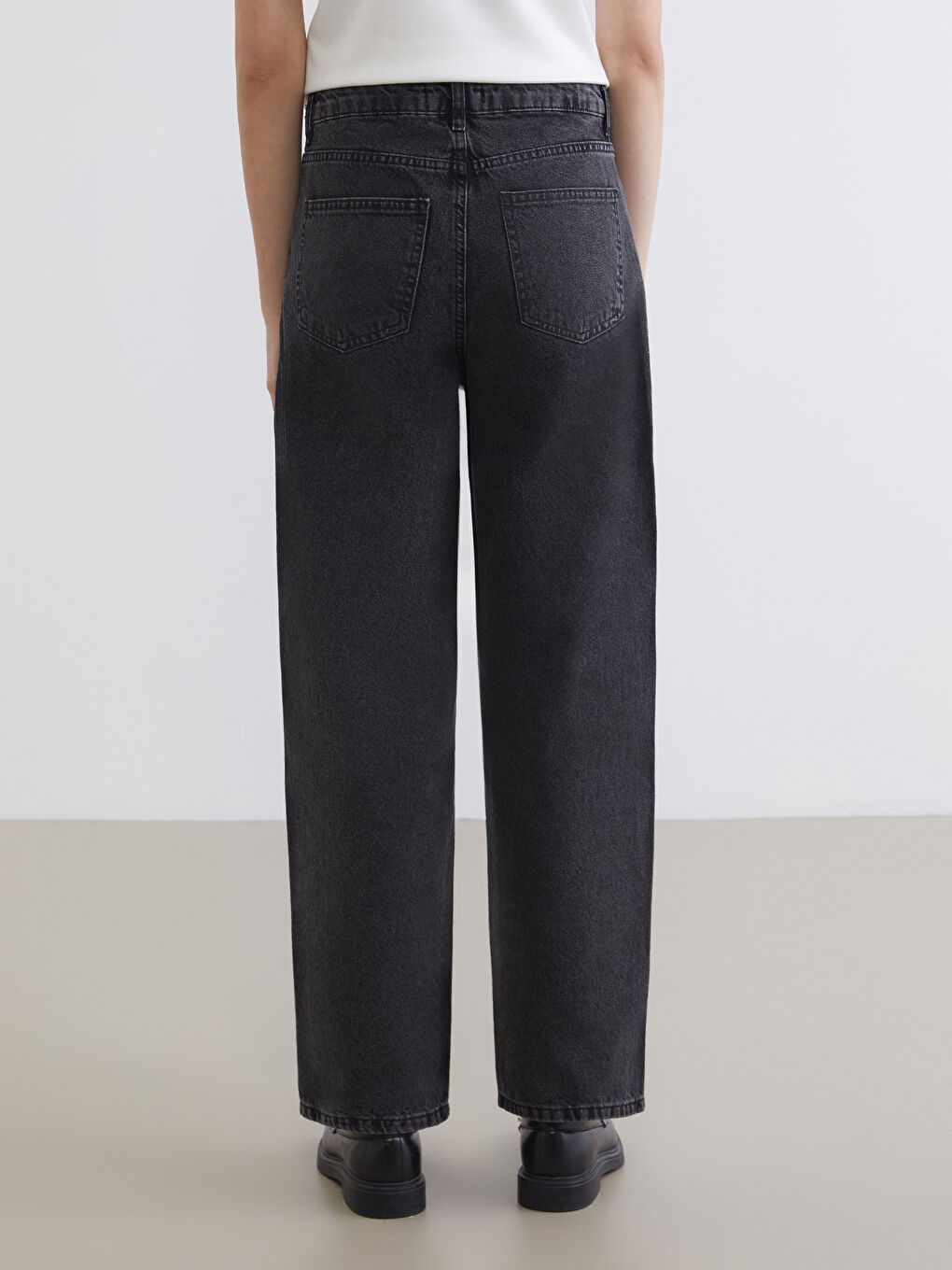 Джинсы Женские Barrel Fit-3