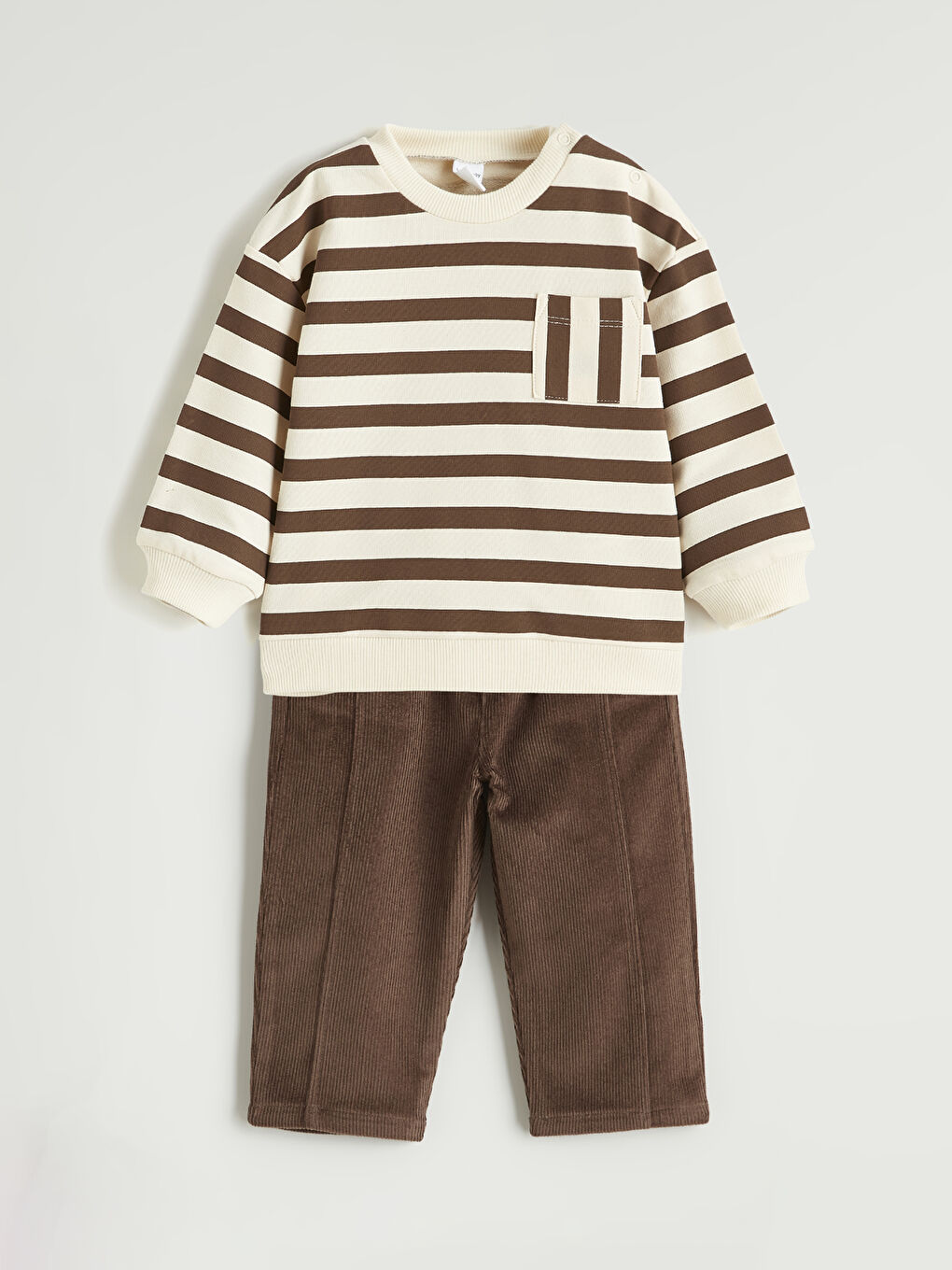 Bej Göğüs Cepli Erkek Bebek Sweatshirt ve Eşofman Altı