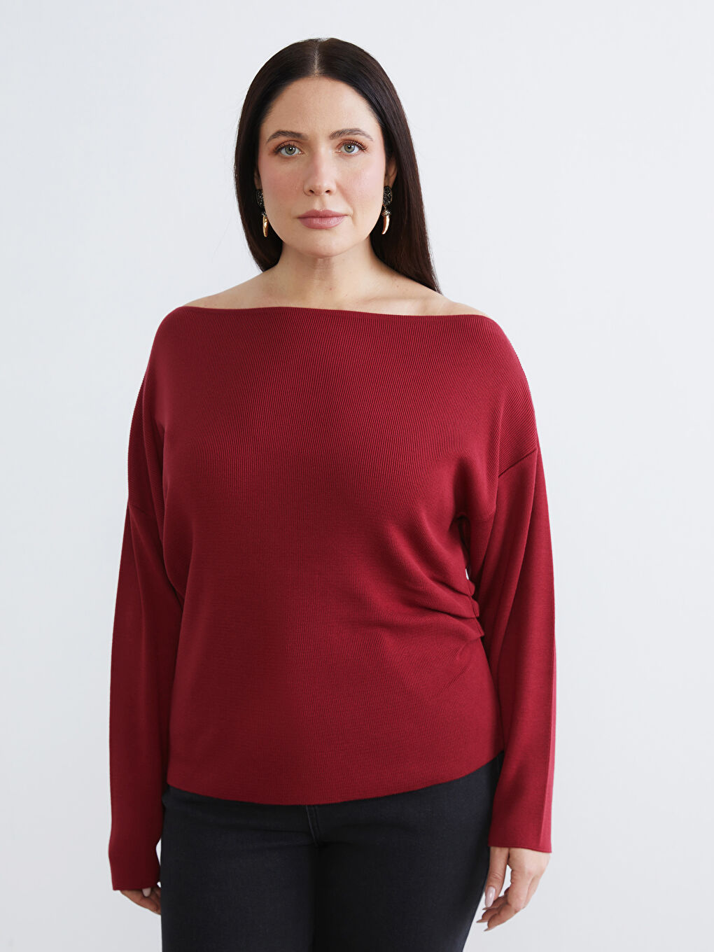 Kırmızı Büyük Beden Kayık Yaka Büzgülü Kadın Triko Kazak-4