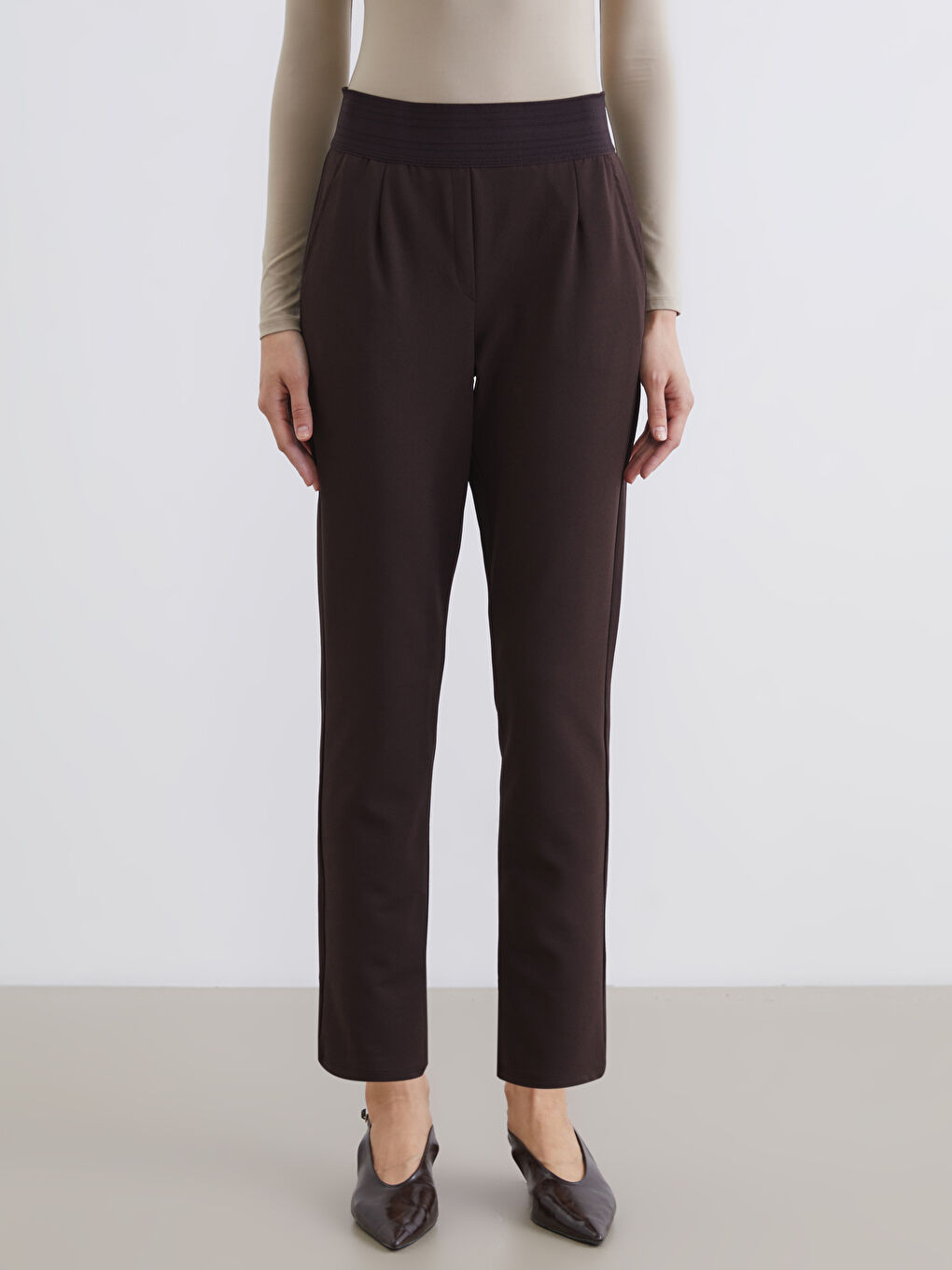 Kahverengi Beli Lastikli Kadın Pantolon-1