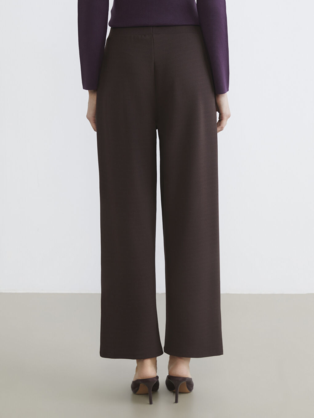 Kahverengi Beli Lastikli Geniş Paça Kadın Pantolon-3