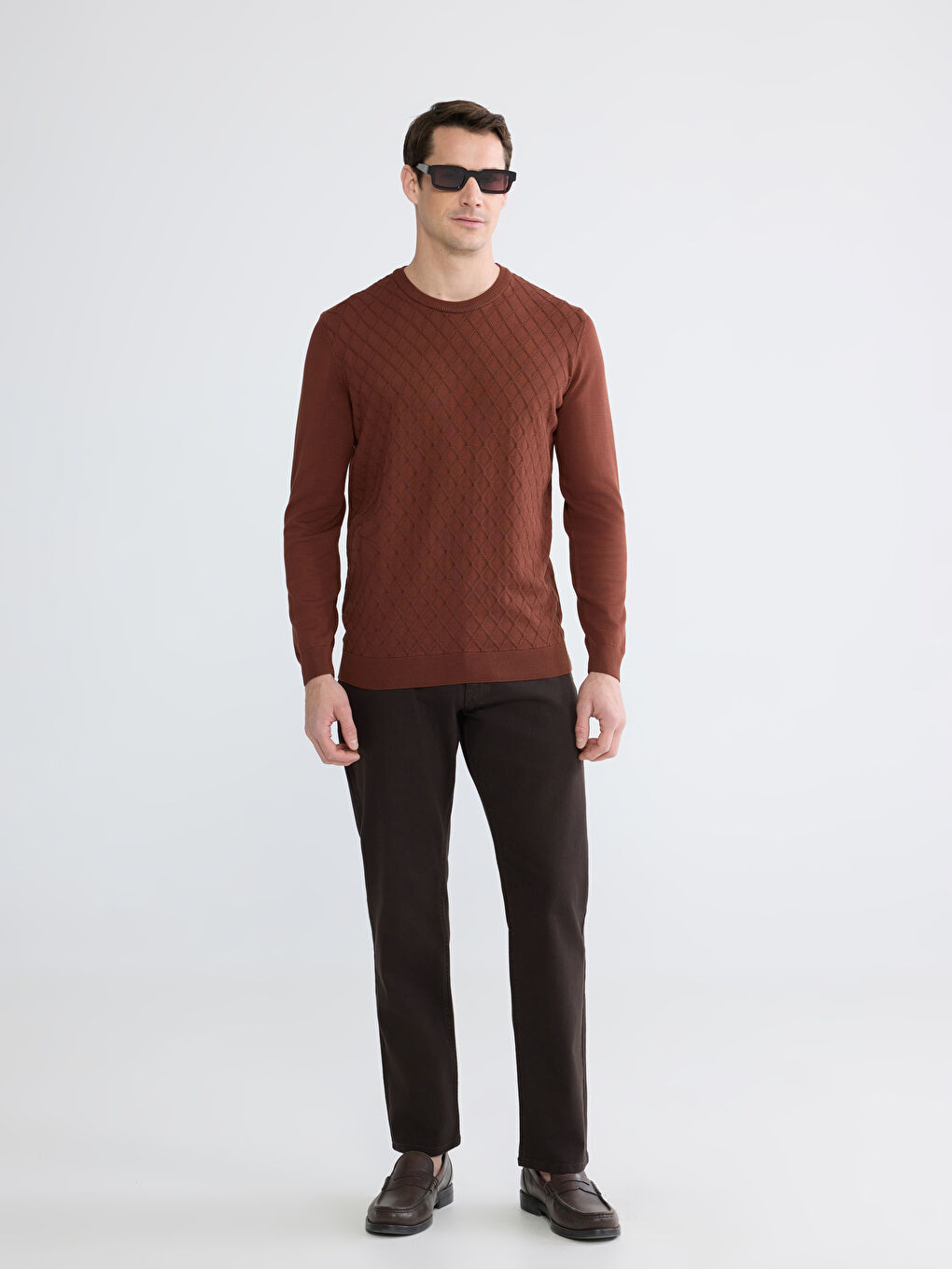 Kahverengi Bisiklet Yaka Baklava Desenli Triko Erkek Kazak-1