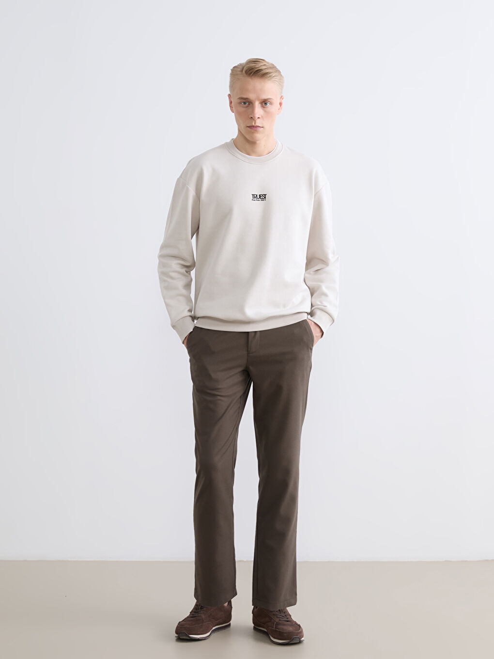 Bej Bisiklet Yaka Baskılı Erkek Kalın Sweatshirt-1