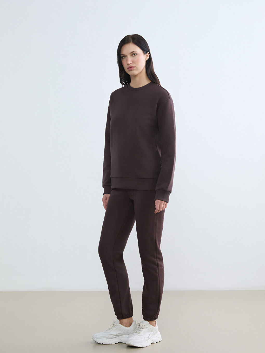 Deblji ženski duks sa okruglim izrezom-1