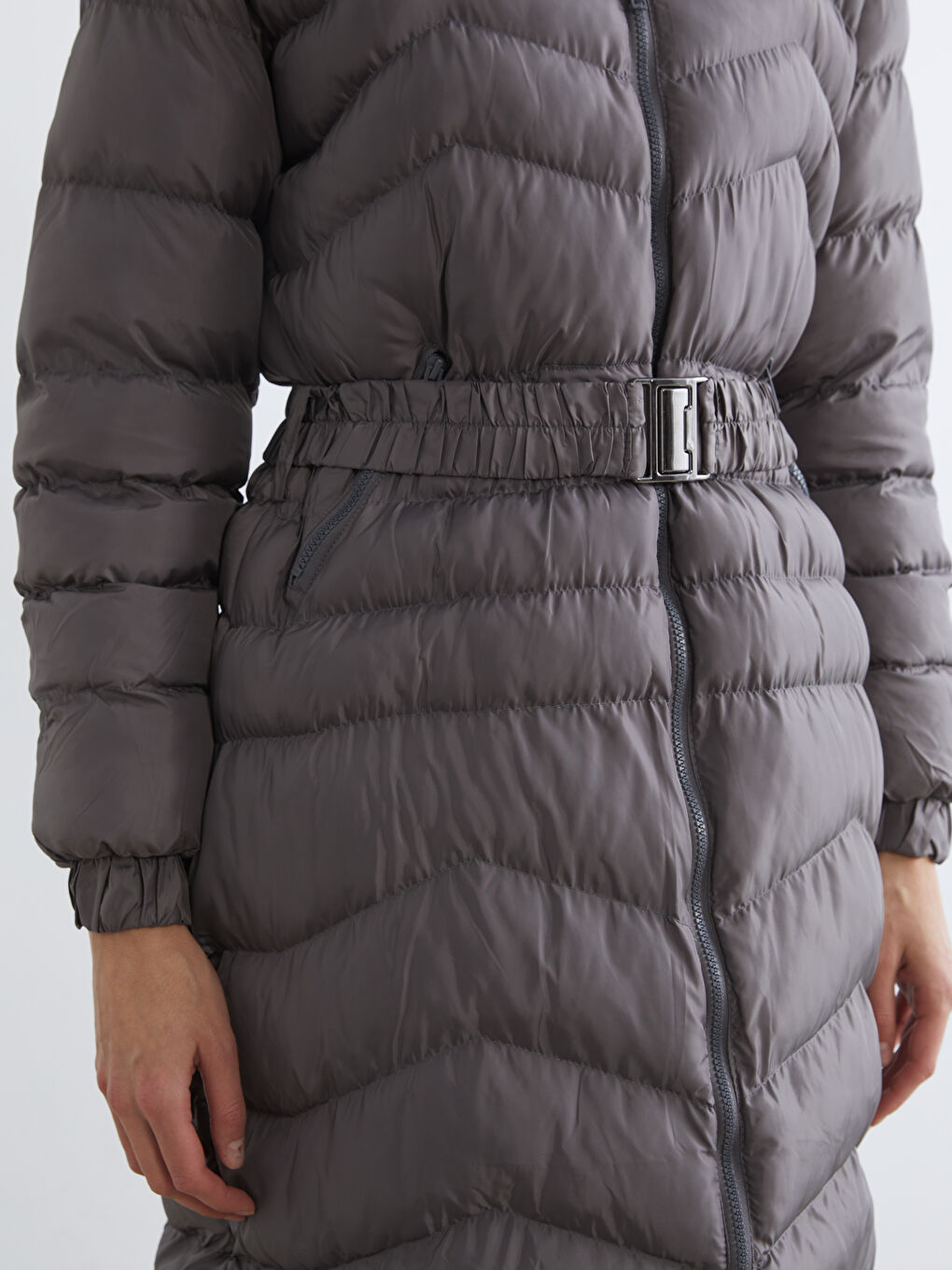 Gri Kürk Kapüşonlu Kapitone Kadın Şişme Mont-2