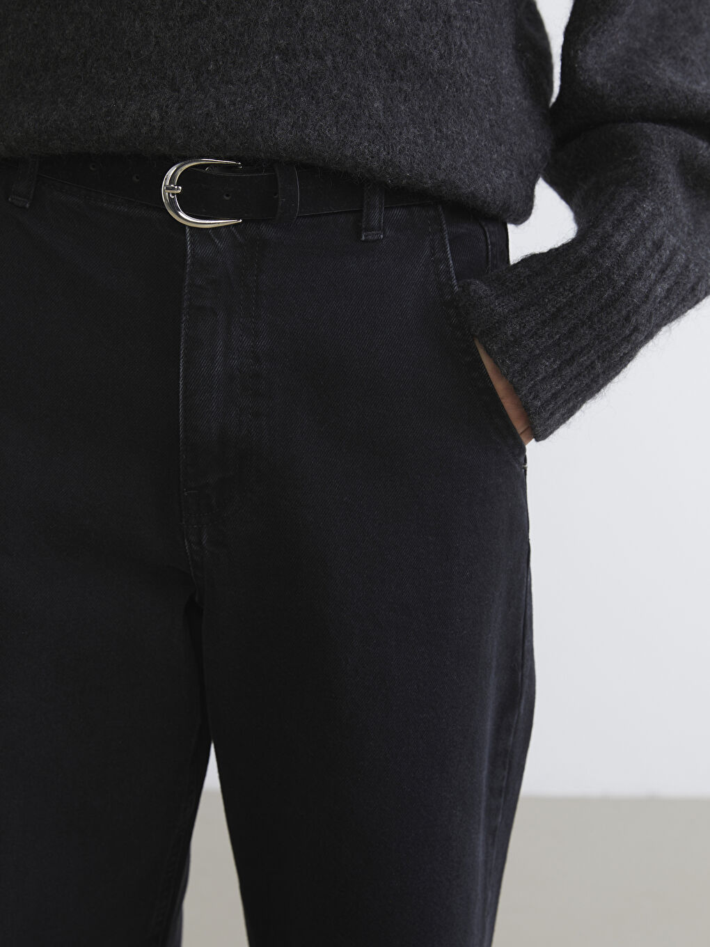 Джинсы с высокой посадкой, ремнем и широкими брюками для женщин-2