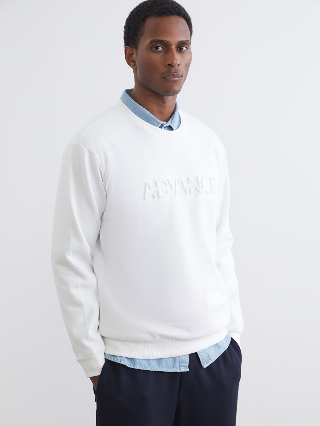 Ekru Bisiklet Yaka Baskılı Erkek Sweatshirt