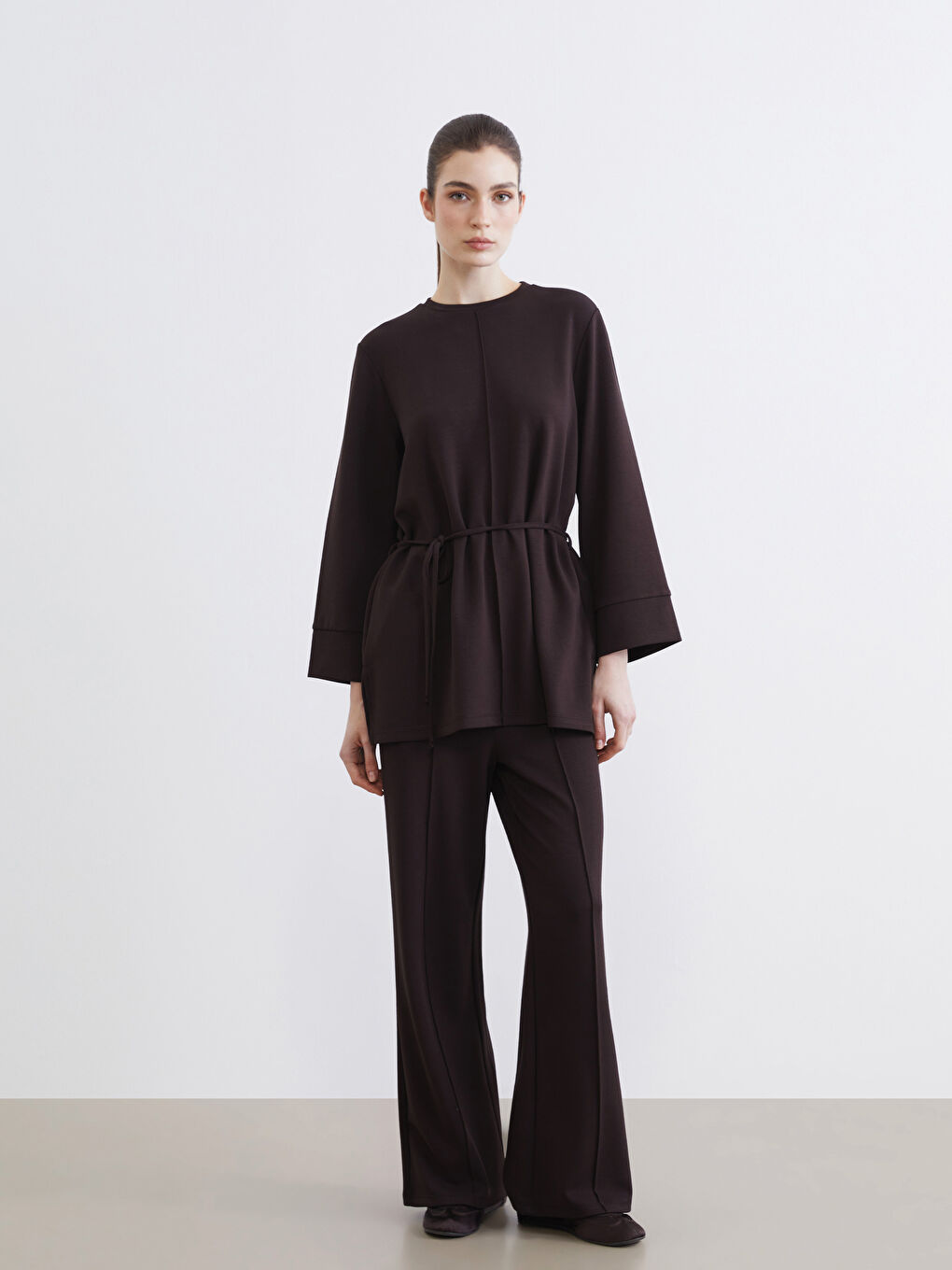 Women's Wide Leg Sweatpants with Elastic Waistband