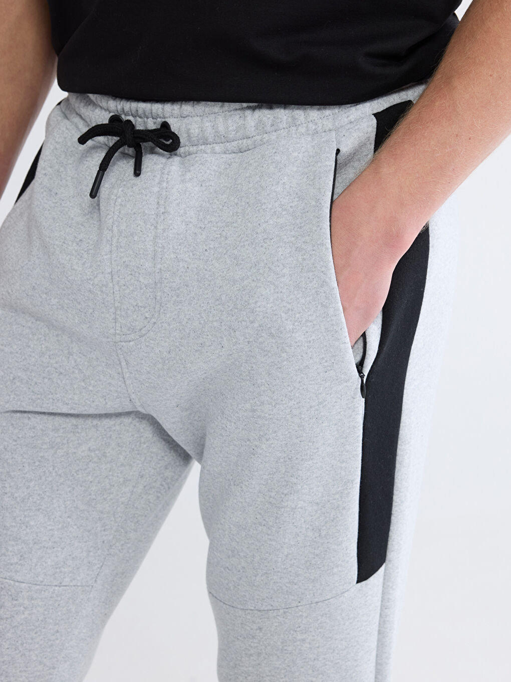 Men's Standard Fit Joggers-2