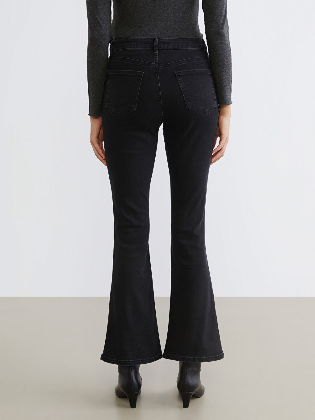 Siyah Mars Flare Kadın Jean Pantolon-3